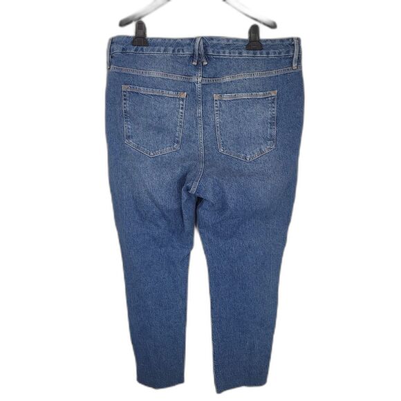 Good American Good Classic Raw Hem High Waist Slim Jeans - Picture 2 of 4